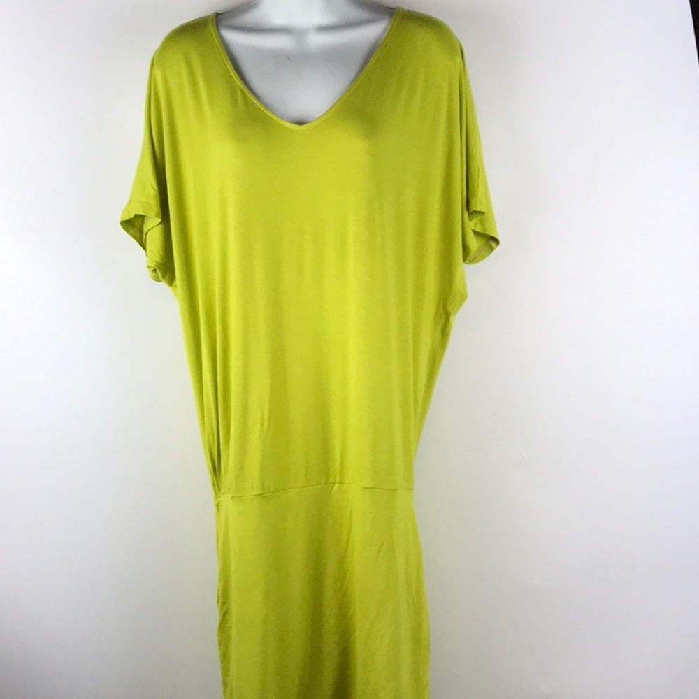 Women’s v-neck bar back dress
